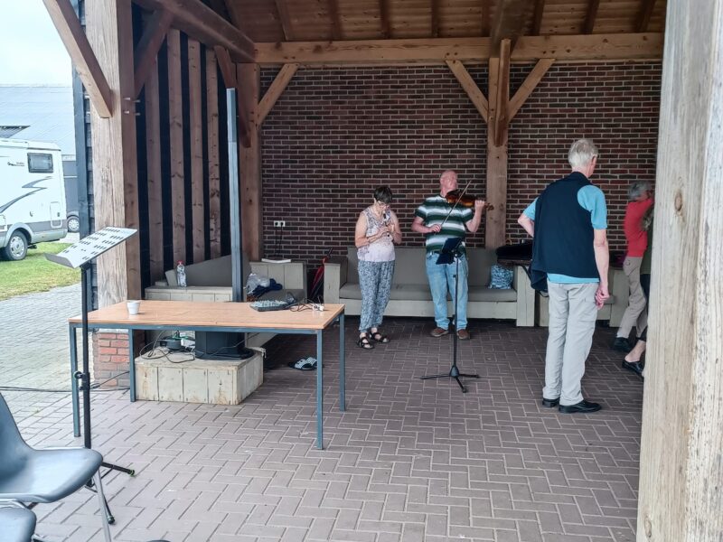 Jeanet & Kees begeleiden rapper